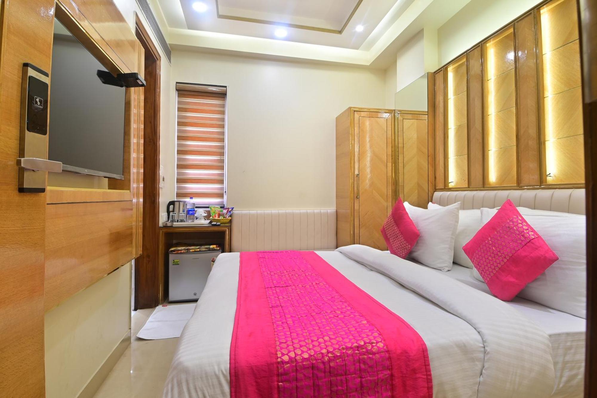 Hotel Gold Palace - 03 Mins Walk From New Delhi Railway Station 외부 사진