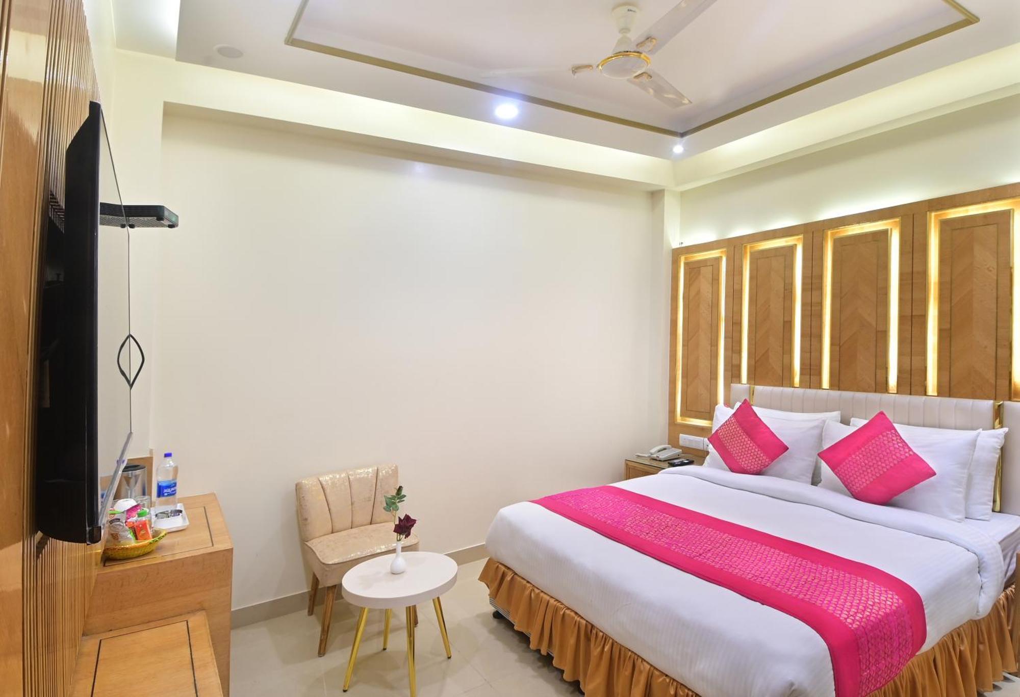 Hotel Gold Palace - 03 Mins Walk From New Delhi Railway Station 외부 사진