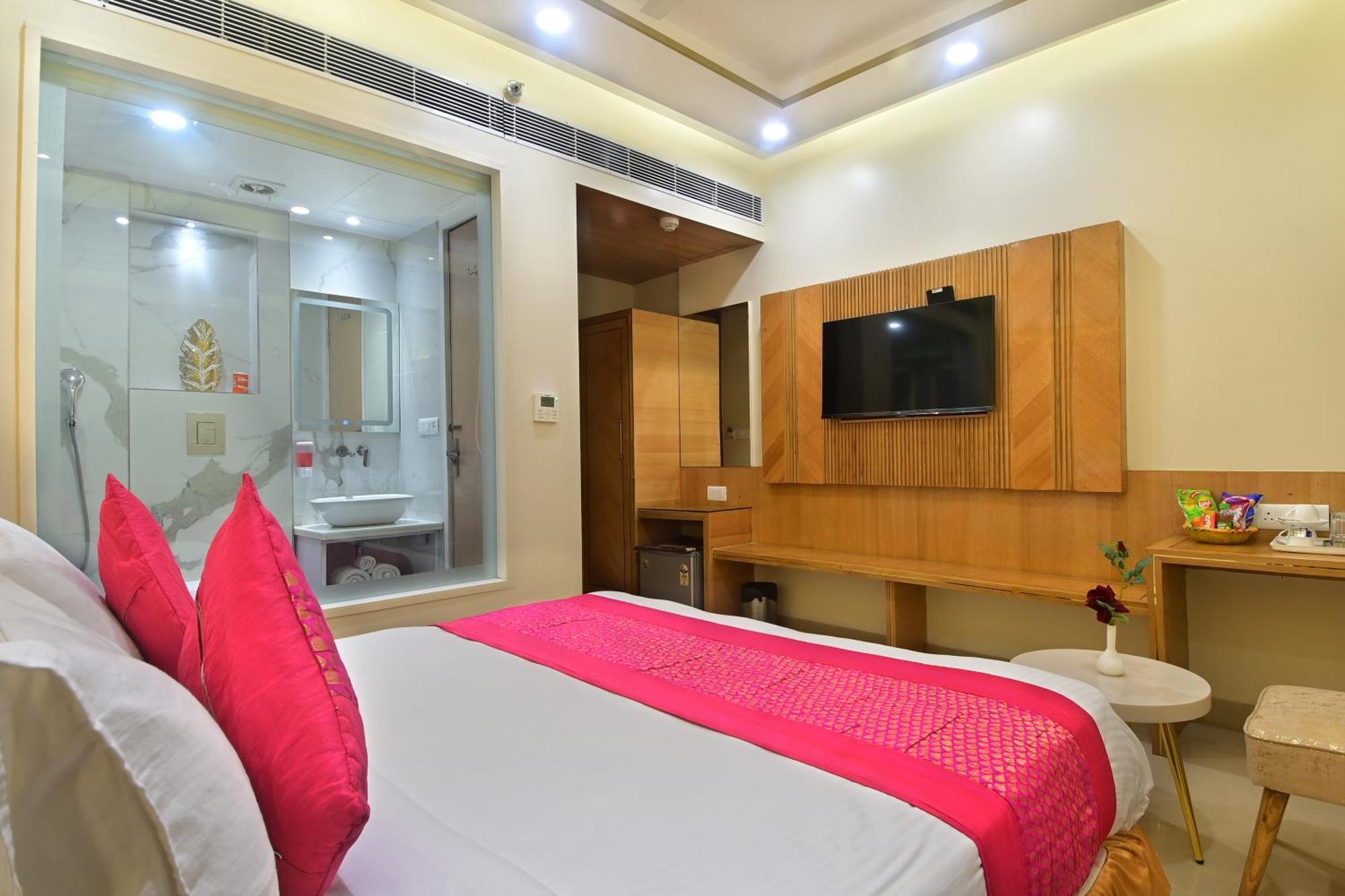Hotel Gold Palace - 03 Mins Walk From New Delhi Railway Station 외부 사진