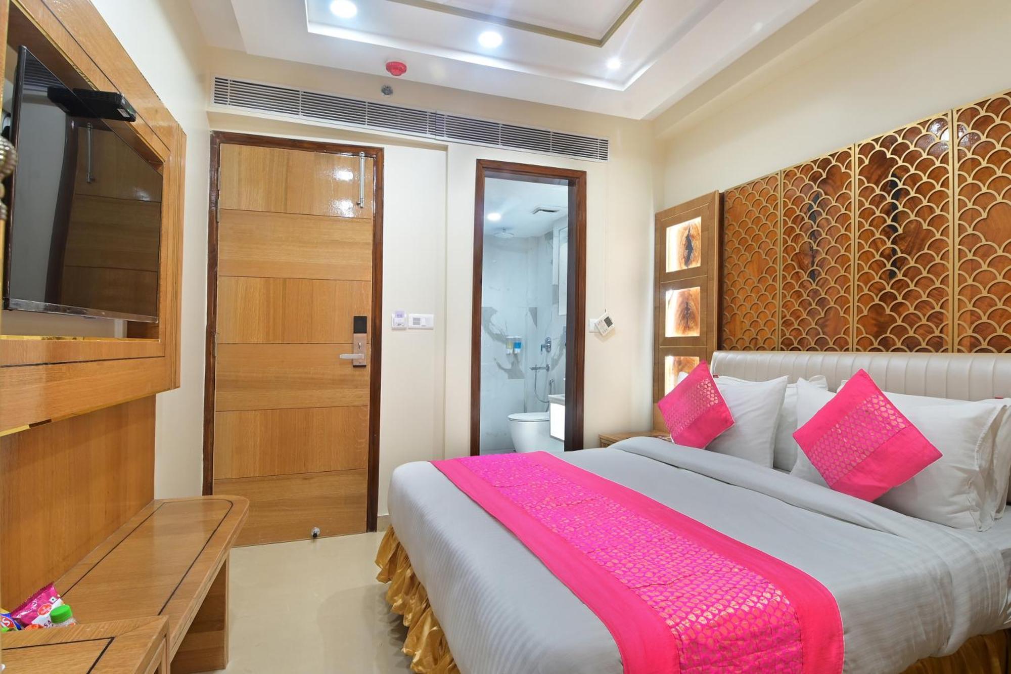 Hotel Gold Palace - 03 Mins Walk From New Delhi Railway Station 외부 사진
