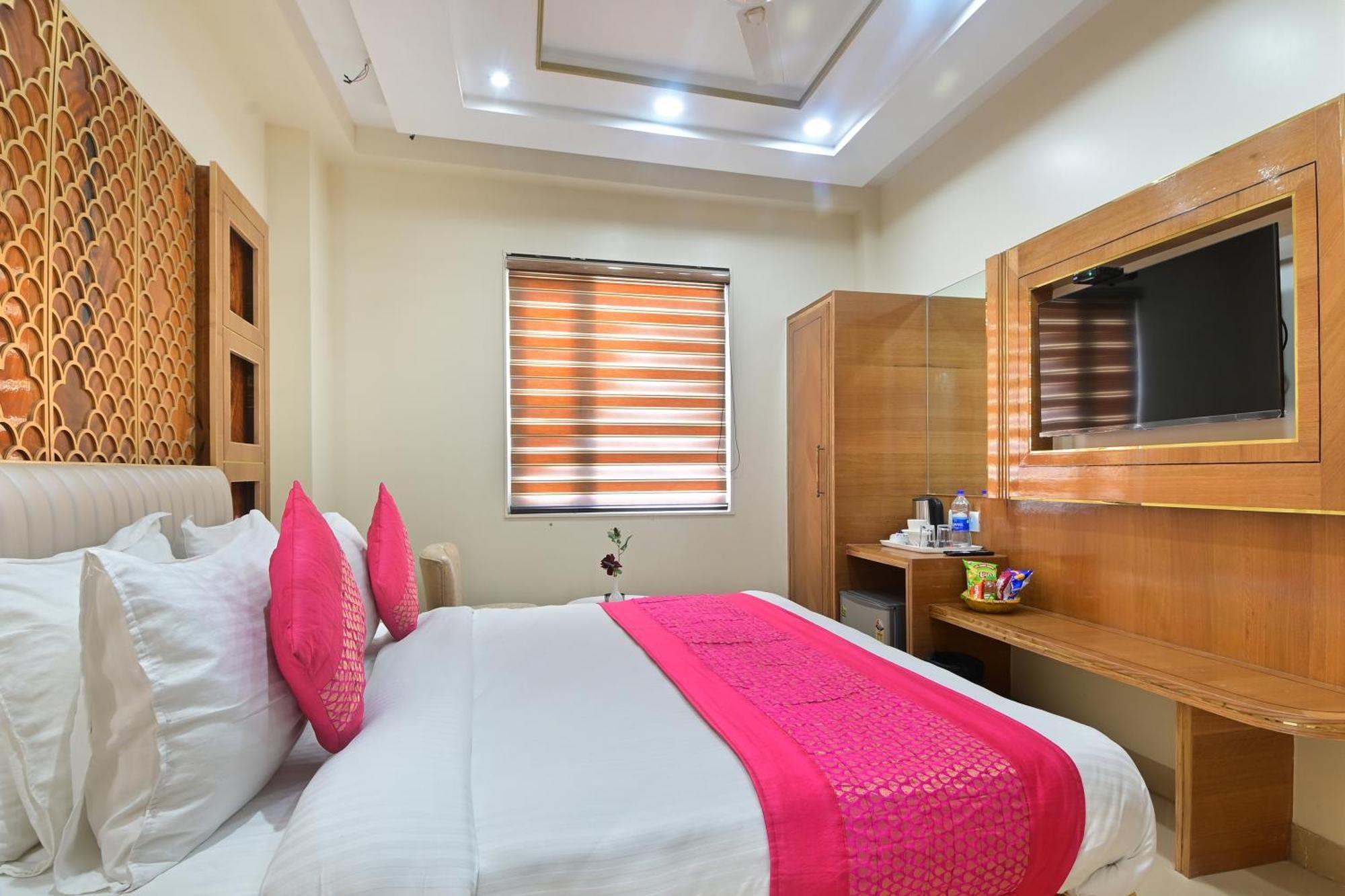 Hotel Gold Palace - 03 Mins Walk From New Delhi Railway Station 외부 사진