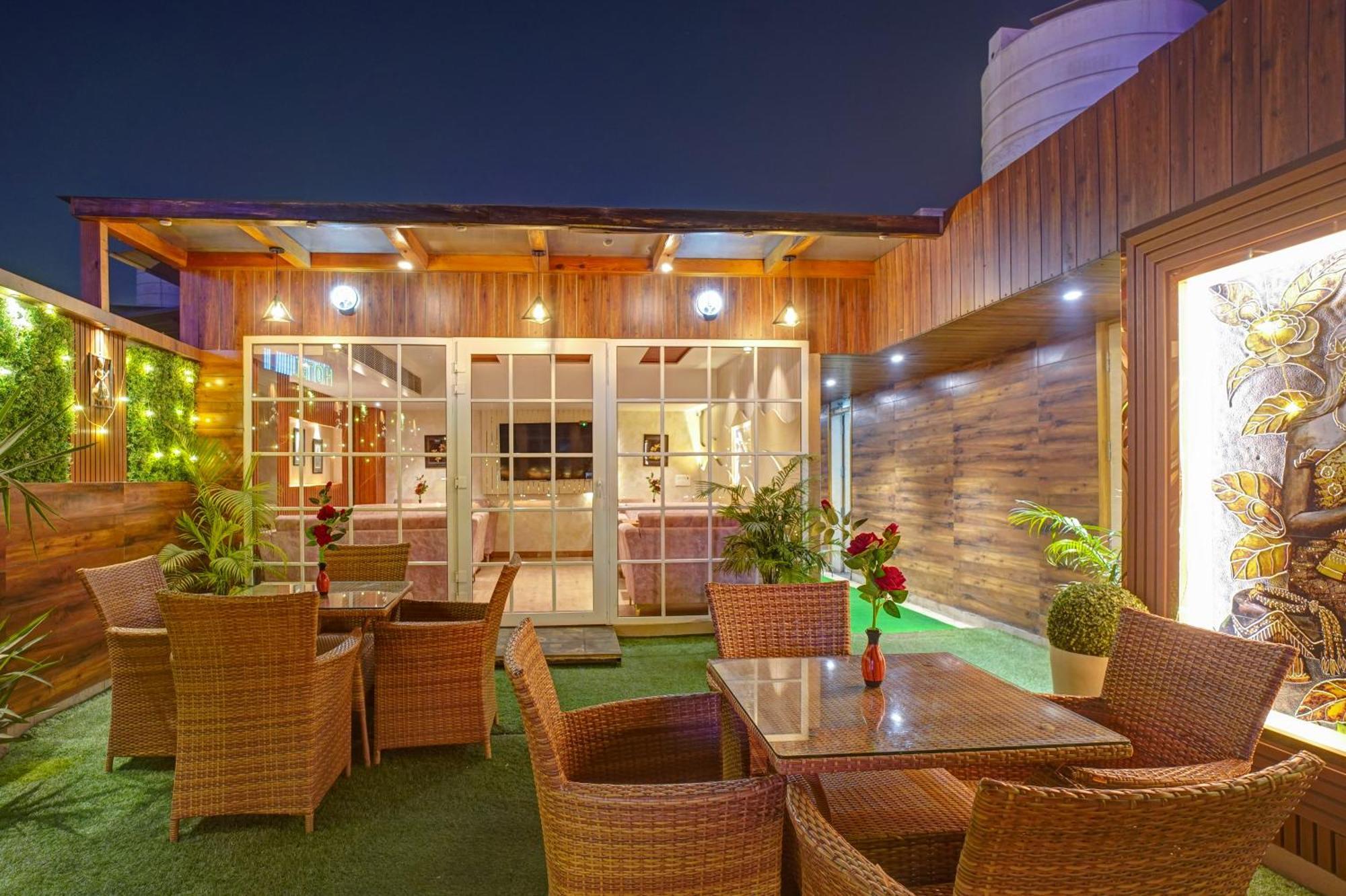 Hotel Gold Palace - 03 Mins Walk From New Delhi Railway Station 외부 사진