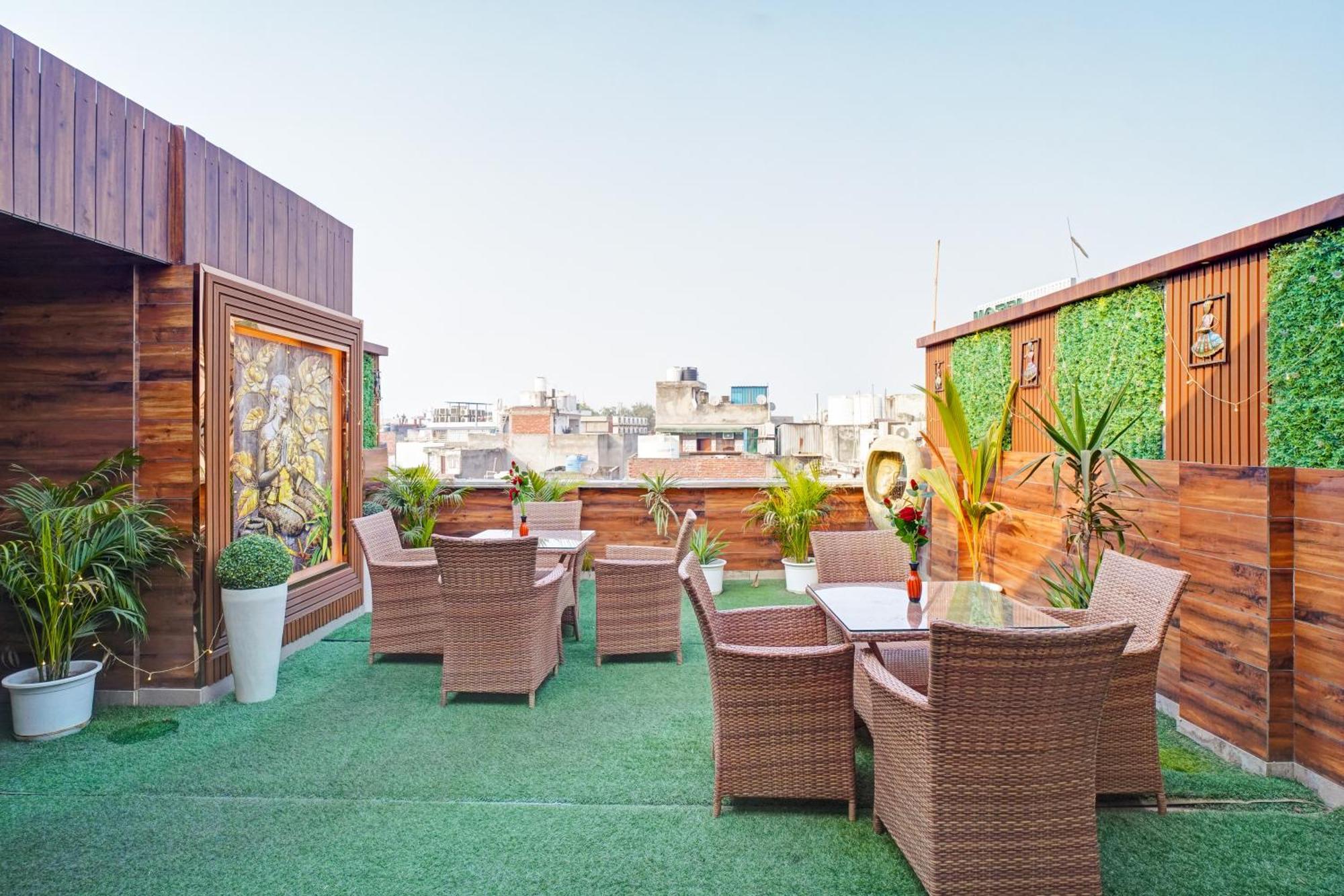 Hotel Gold Palace - 03 Mins Walk From New Delhi Railway Station 외부 사진