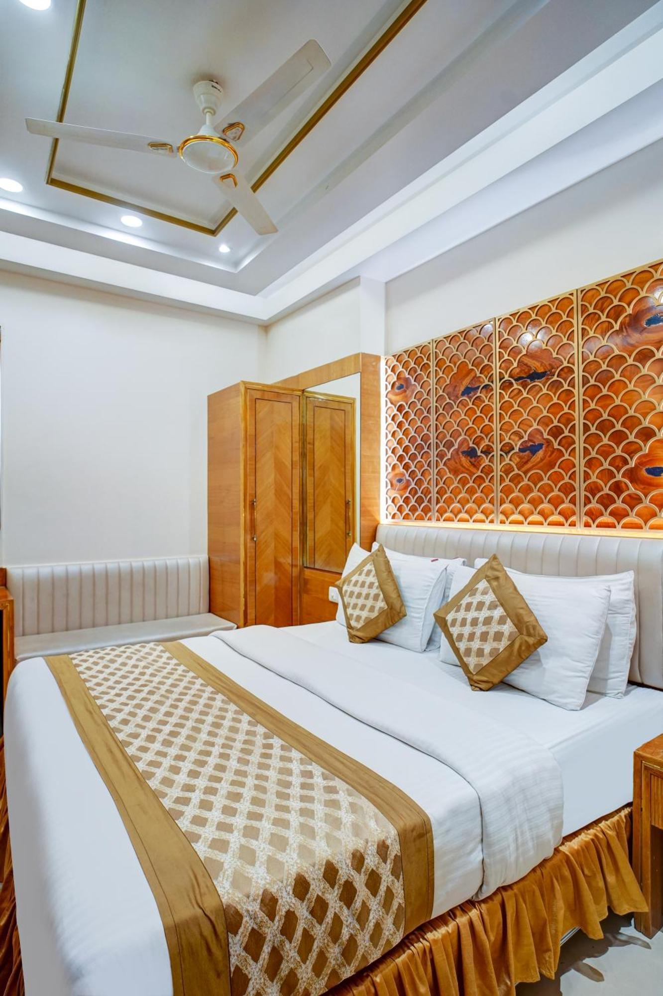 Hotel Gold Palace - 03 Mins Walk From New Delhi Railway Station 외부 사진