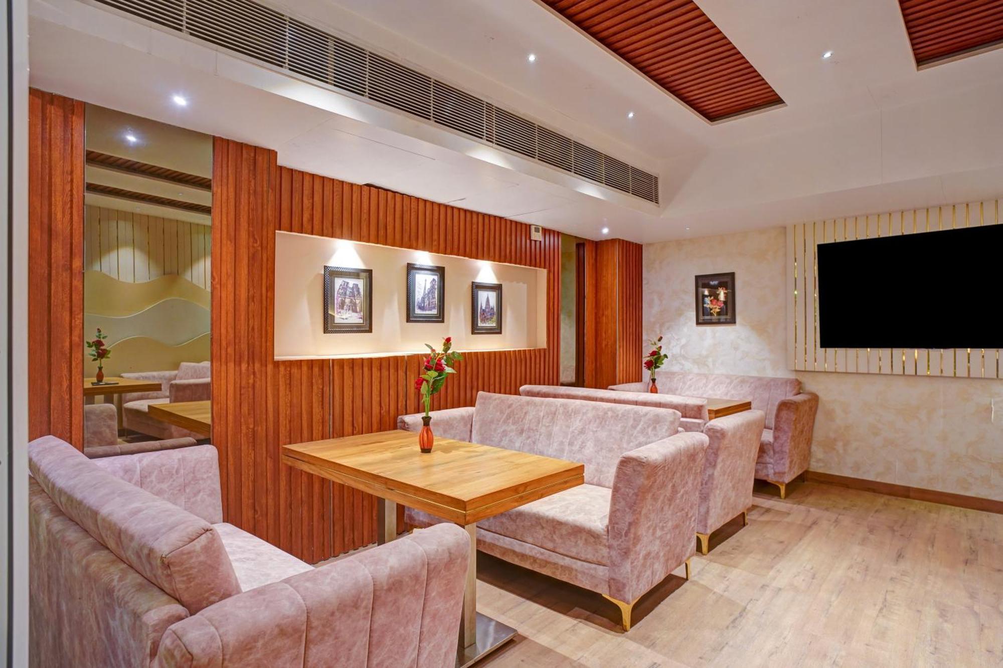 Hotel Gold Palace - 03 Mins Walk From New Delhi Railway Station 외부 사진