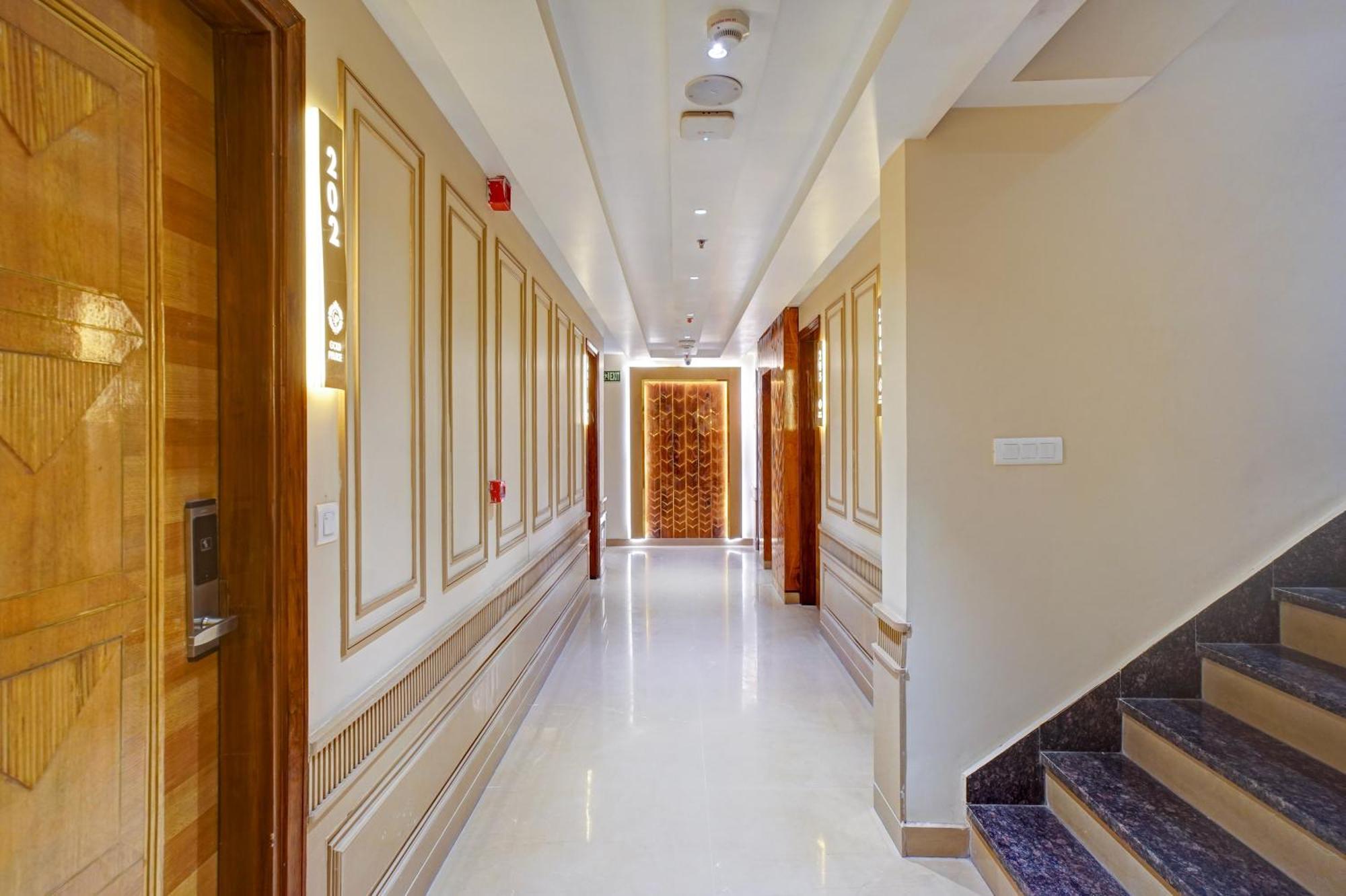 Hotel Gold Palace - 03 Mins Walk From New Delhi Railway Station 외부 사진