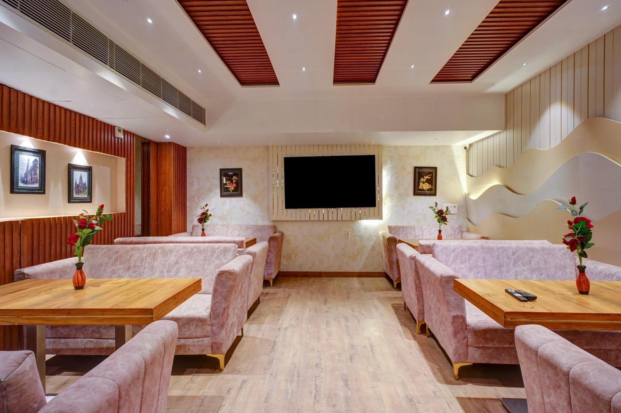 Hotel Gold Palace - 03 Mins Walk From New Delhi Railway Station 외부 사진