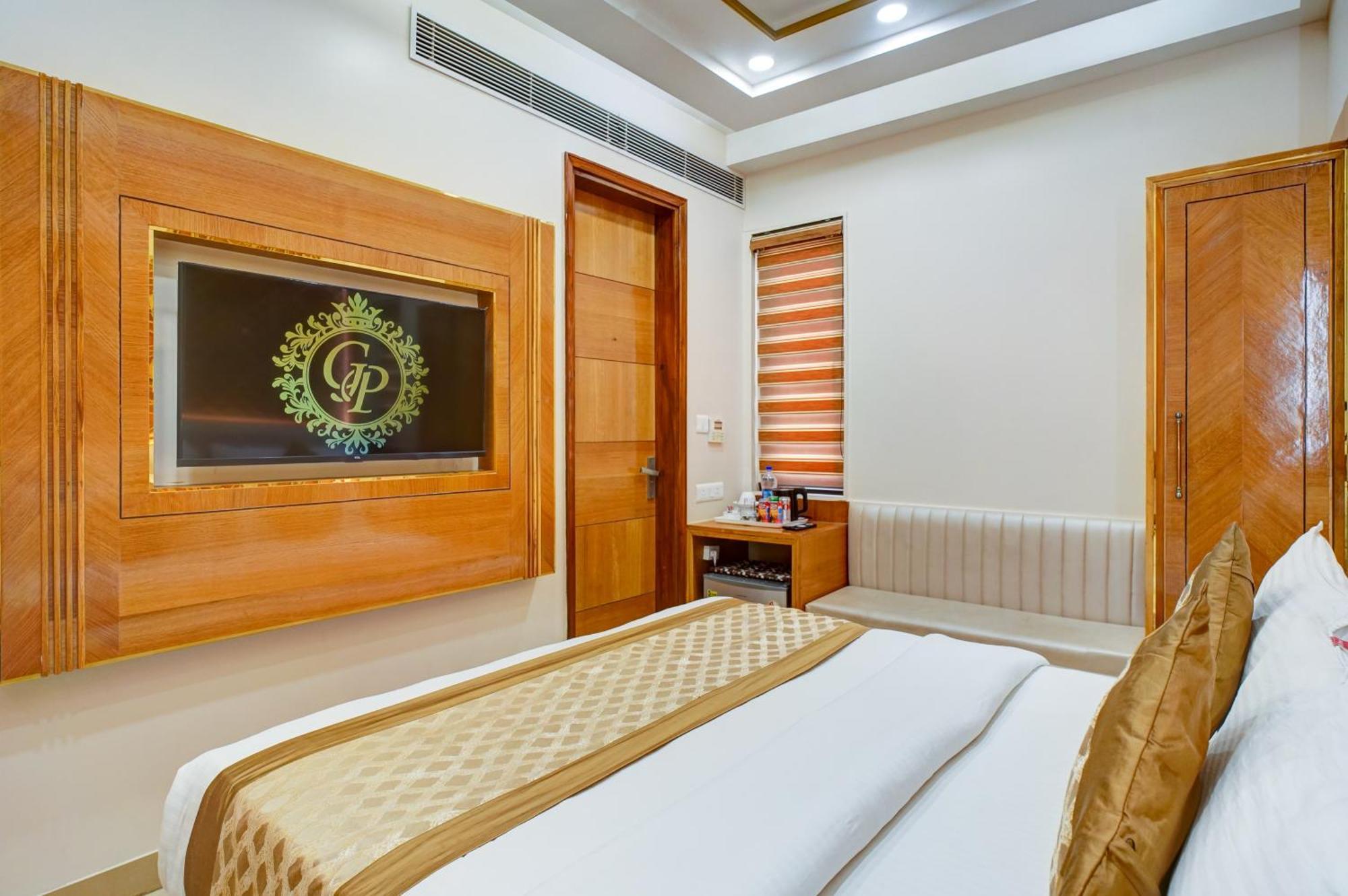 Hotel Gold Palace - 03 Mins Walk From New Delhi Railway Station 외부 사진