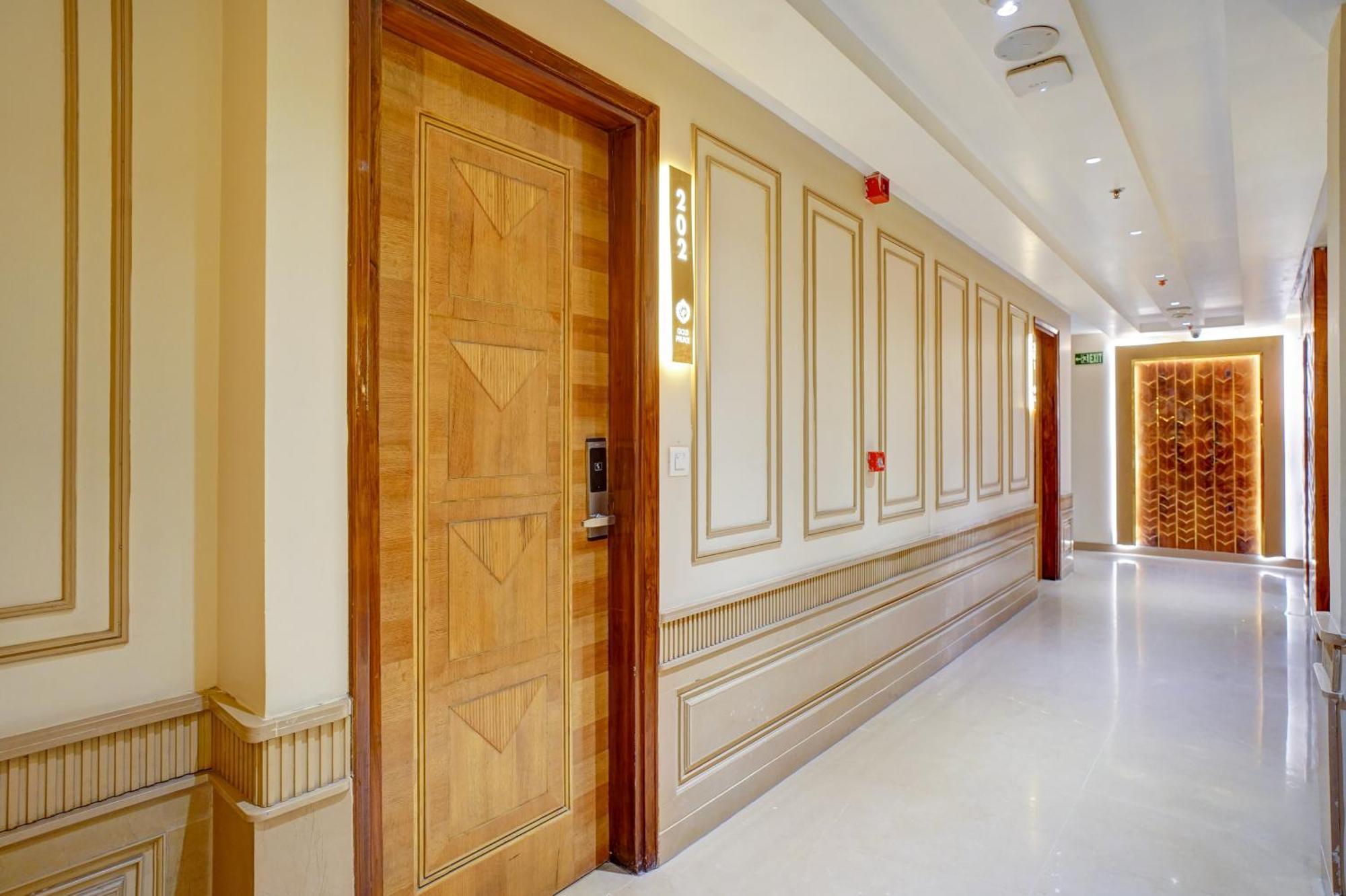 Hotel Gold Palace - 03 Mins Walk From New Delhi Railway Station 외부 사진