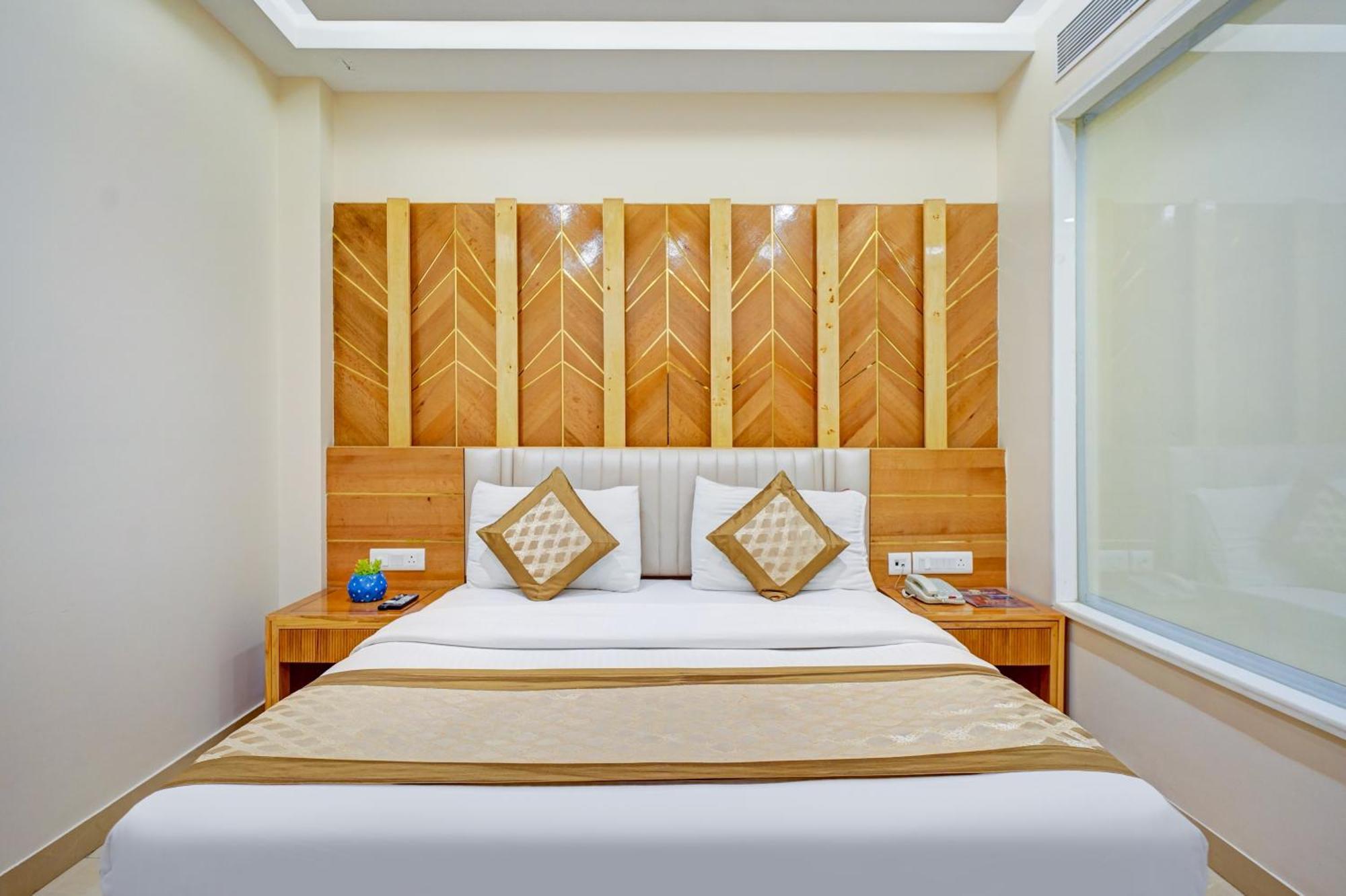 Hotel Gold Palace - 03 Mins Walk From New Delhi Railway Station 외부 사진