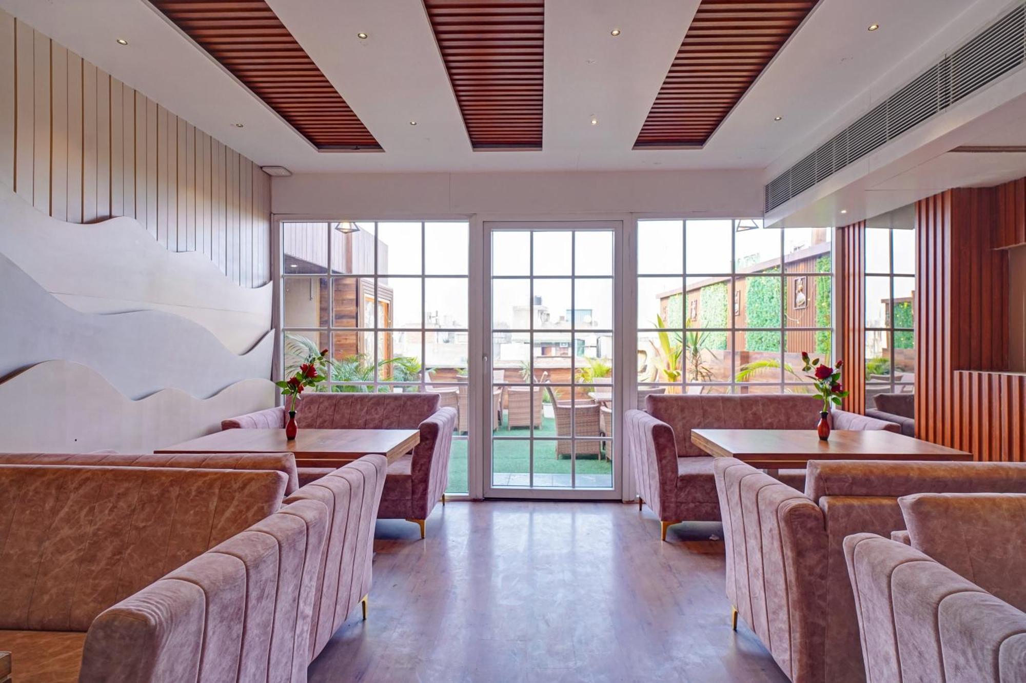 Hotel Gold Palace - 03 Mins Walk From New Delhi Railway Station 외부 사진