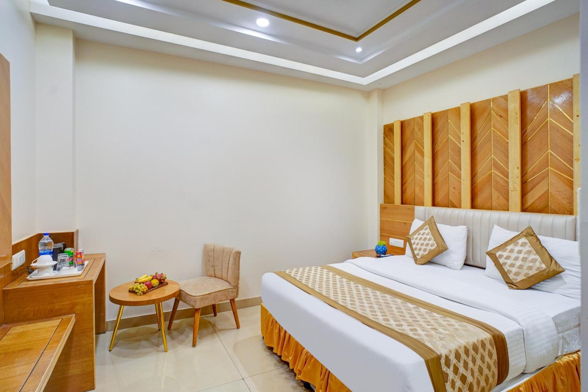 Hotel Gold Palace - 03 Mins Walk From New Delhi Railway Station 외부 사진
